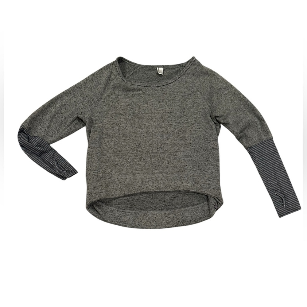 MONDETTA GRAY HIGH LOW ROUND HEM LONG SLEEVE THUMBHOLE SWEATSHIRT L